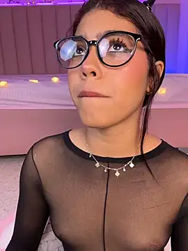 KellyOlsenbe online show from 04.30.26