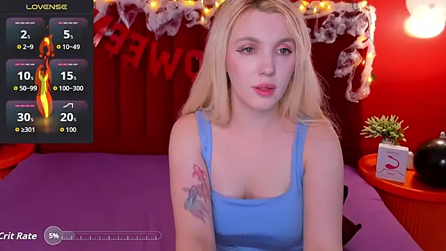 Snapshot of Fluffy_Monica chatting on 10.23.25 Fluffy Monica online show from 10.23.25