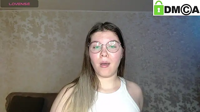 Snapshot of holy_michela chatting on 12.17.24 holy michela online show from 12.17.24