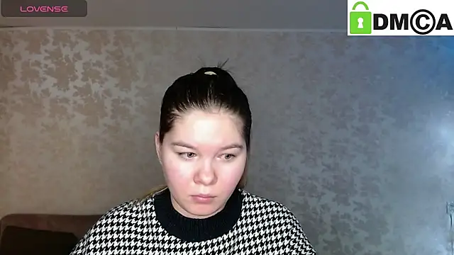 Snapshot of holy_michela chatting on 12.27.24 holy michela online show from 12.27.24