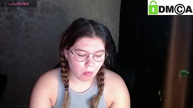 Snapshot of holy_michela chatting on 09.25.25 holy michela online show from 09.25.25