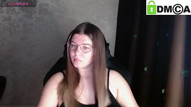 Snapshot of holy_michela chatting on 10.03.25 holy michela online show from 10.03.25