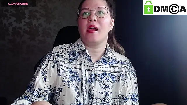 Snapshot of holy_michela chatting on 10.14.25 holy michela online show from 10.14.25