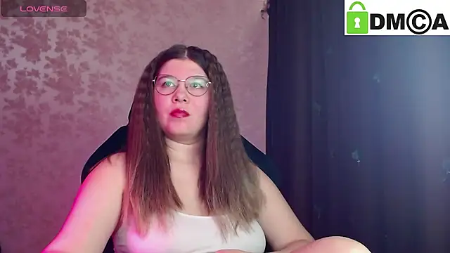 Snapshot of holy_michela chatting on 10.16.25 holy michela online show from 10.16.25