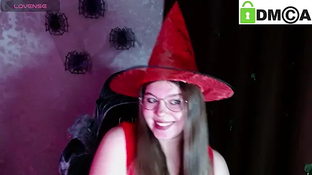 Snapshot of holy_michela chatting on 10.30.25 holy michela online show from 10.30.25