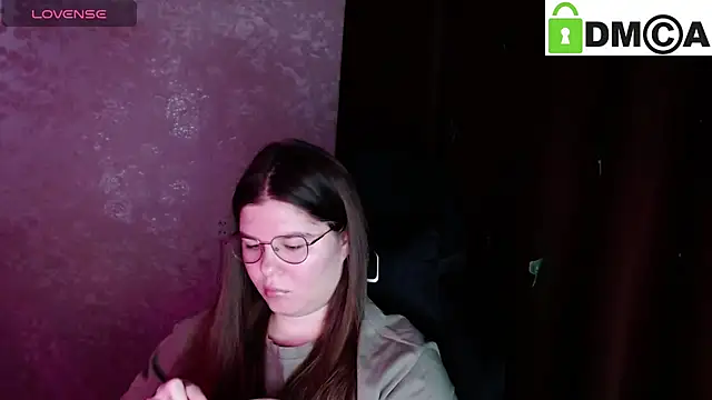 Snapshot of holy_michela chatting on 11.13.25 holy michela online show from 11.13.25