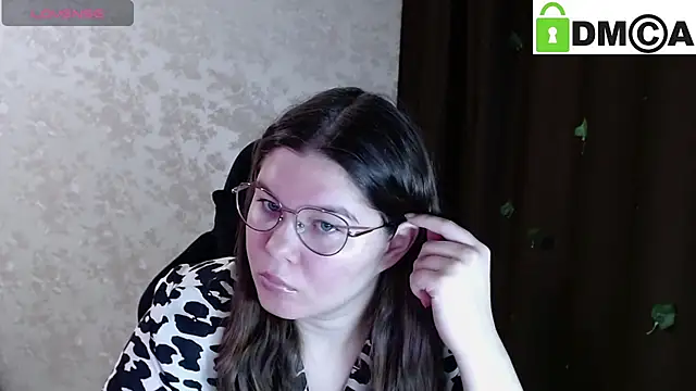 Snapshot of holy_michela chatting on 11.24.25 holy michela online show from 11.24.25