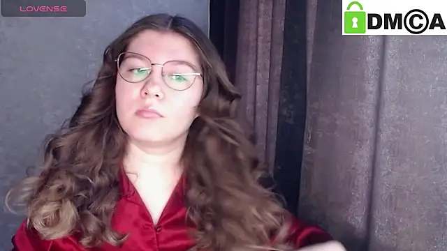 Snapshot of holy_michela chatting on 02.11.26 holy michela online show from 02.11.26