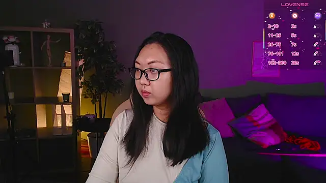 Snapshot of Marine_Vact chatting on 09.14.25 Marine Vact online show from 09.14.25