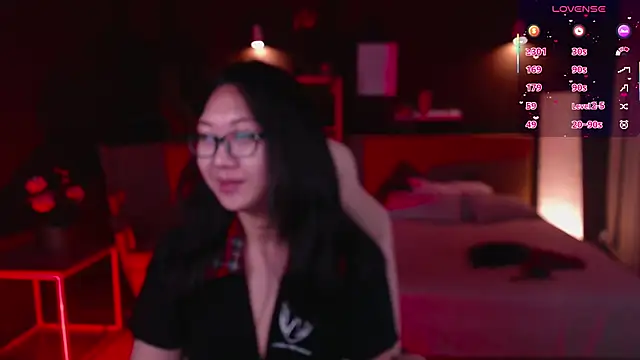 Snapshot of Marine_Vact chatting on 09.19.25 Marine Vact online show from 09.19.25