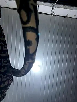 luara1988 online show from 12.14.25