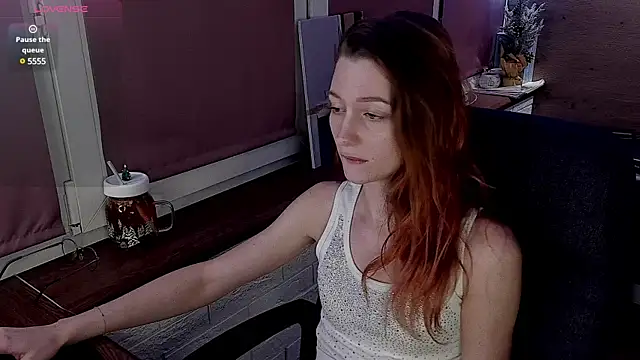 Snapshot of Fox_sky_Fox chatting on 12.22.24 Fox sky Fox online show from 12.22.24