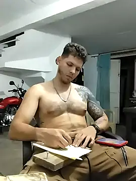 Snapshot of King_russo chatting on 10.15.25 King russo online show from 10.15.25