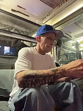 Snapshot of DirkD916 chatting on 12.02.25 DirkD916 online show from 12.02.25