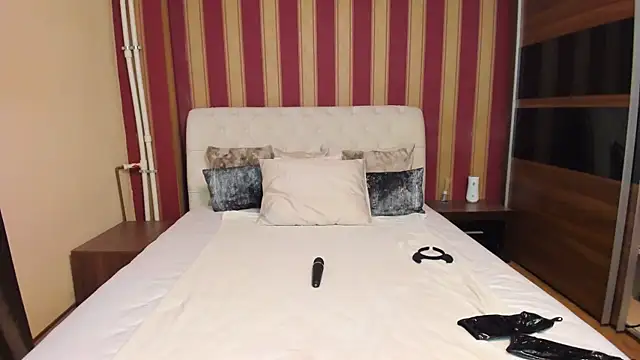 AshPage online show from 09.20.25