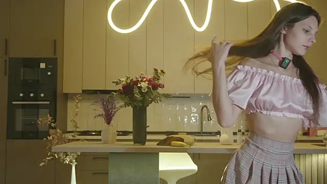 whisper of love online show from 10.22.25