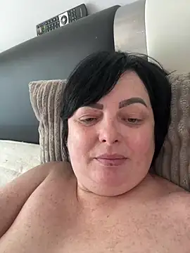 Amandamuller1982 online show from 02.21.25