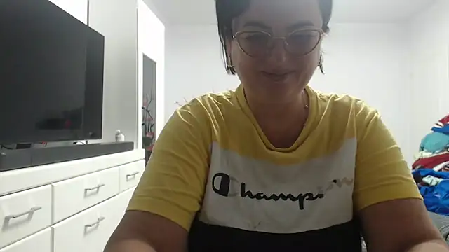 Amandamuller1982 online show from 09.18.25