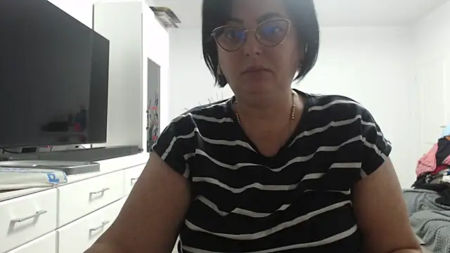 Amandamuller1982 online show from 10.16.25