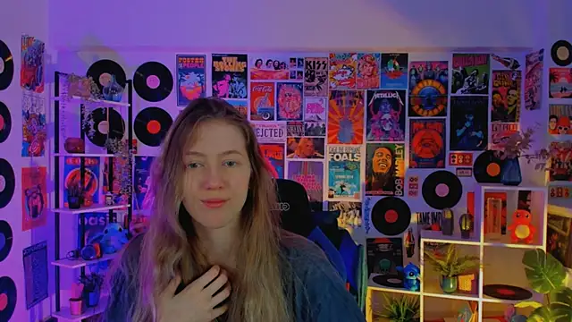 Sharon Evansi online show from 03.22.25