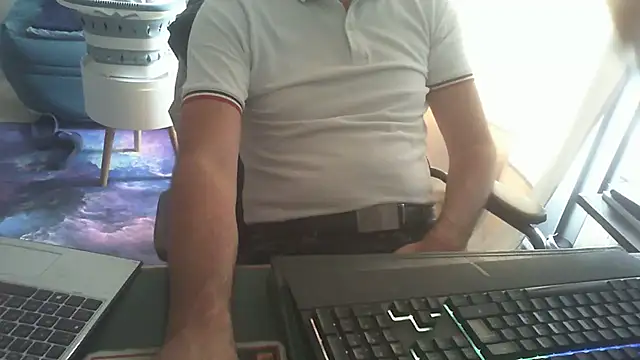 Snapshot of shyfrenchcock1 chatting on 06.02.26 shyfrenchcock1 online show from 06.02.26