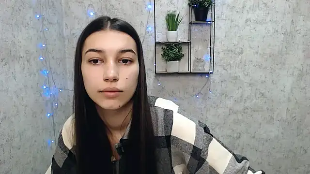 KarolinaRosse  online show from 02.17.25