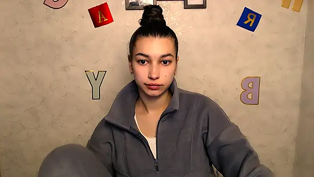 KarolinaRosse  online show from 02.20.25