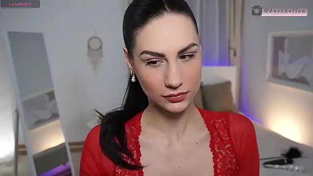 Snapshot of ZoeeZolton chatting on 01.24.25 ZoeeZolton online show from 01.24.25