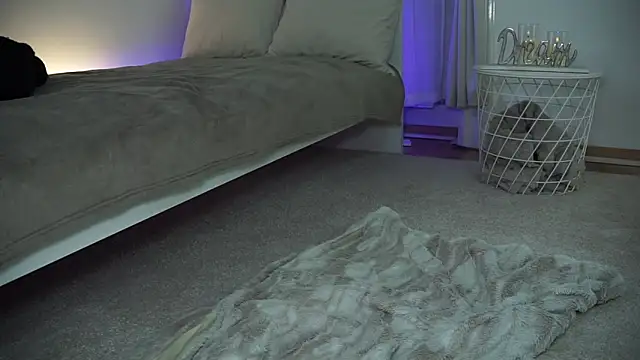 Snapshot of ZoeeZolton chatting on 02.11.25 ZoeeZolton online show from 02.11.25