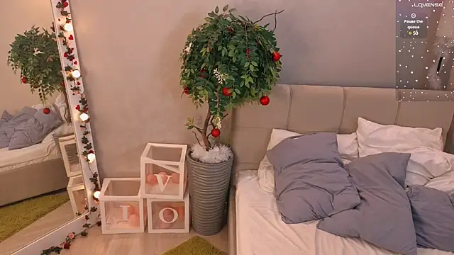 Snapshot of Bella_Murrr chatting on 02.04.25 Bella Murrr online show from 02.04.25