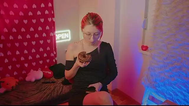 Snapshot of Bloom-fairy chatting on 02.15.26 Bloom-fairy online show from 02.15.26