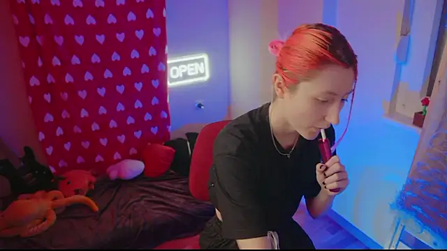 Snapshot of Bloom-fairy chatting on 02.16.26 Bloom-fairy online show from 02.16.26