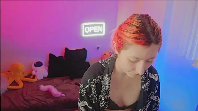 Snapshot of Bloom-fairy chatting on 02.24.26 Bloom-fairy online show from 02.24.26