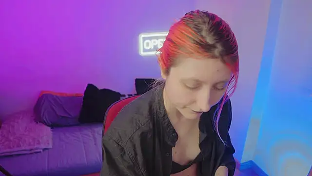 Snapshot of Bloom-fairy chatting on 03.04.26 Bloom-fairy online show from 03.04.26