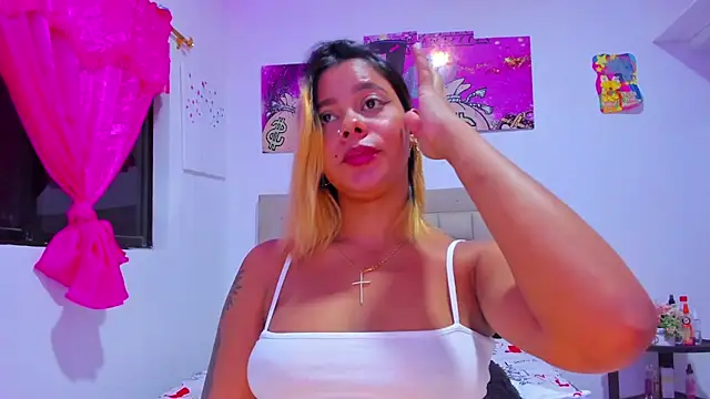 Snapshot of Miranda-brow chatting on 01.25.25 Miranda-brow online show from 01.25.25