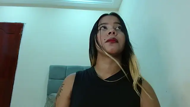 Snapshot of Miranda-brow chatting on 09.11.25 Miranda-brow online show from 09.11.25