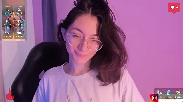 Snapshot of haanna_thompsoon chatting on 03.22.25 haanna thompsoon online show from 03.22.25