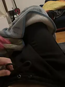 Snapshot of jessieandjames29 chatting on 03.22.25 jessieandjames29 online show from 03.22.25