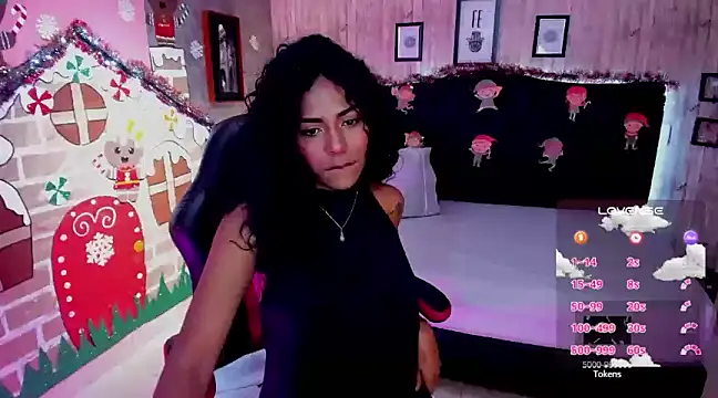 Snapshot of Edelaine_rogers chatting on 12.05.24 Edelaine rogers online show from 12.05.24