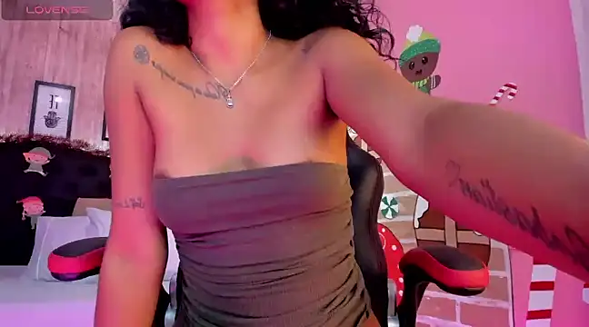 Snapshot of Edelaine_rogers chatting on 12.12.24 Edelaine rogers online show from 12.12.24