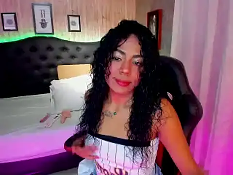 Snapshot of Edelaine_rogers chatting on 01.17.25 Edelaine rogers online show from 01.17.25