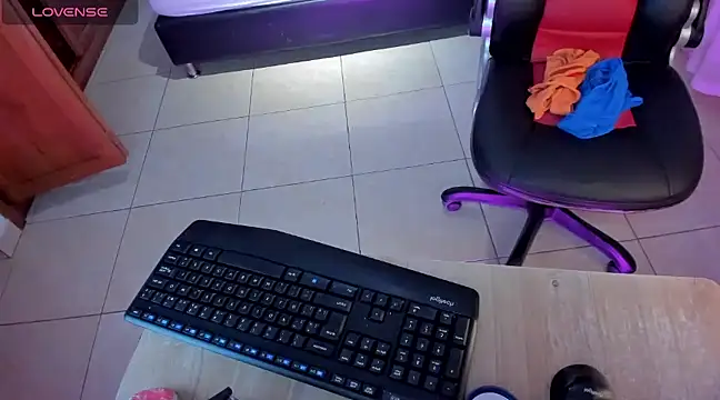 Snapshot of Edelaine_rogers chatting on 02.08.25 Edelaine rogers online show from 02.08.25