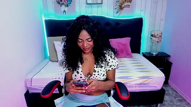 Snapshot of Edelaine_rogers chatting on 09.14.25 Edelaine rogers online show from 09.14.25