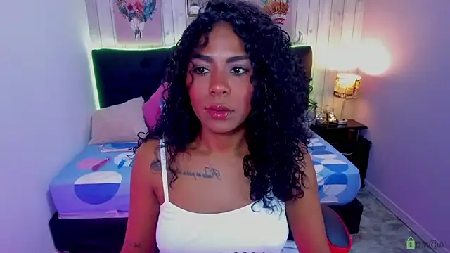 Snapshot of Edelaine_rogers chatting on 09.26.25 Edelaine rogers online show from 09.26.25