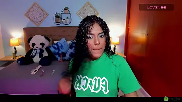 Snapshot of Edelaine_rogers chatting on 10.03.25 Edelaine rogers online show from 10.03.25