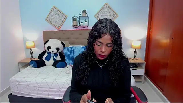 Snapshot of Edelaine_rogers chatting on 11.26.25 Edelaine rogers online show from 11.26.25