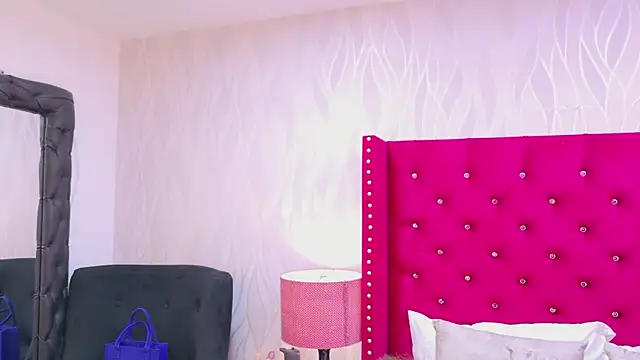 HazelMoret online show from 10.01.25