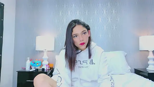 HazelMoret online show from 02.08.26