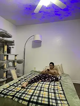 kennylove420 online show from 10.16.25