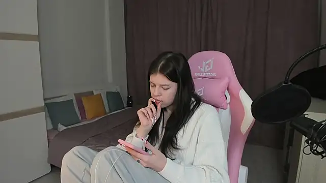 Este Glen online show from 12.31.24